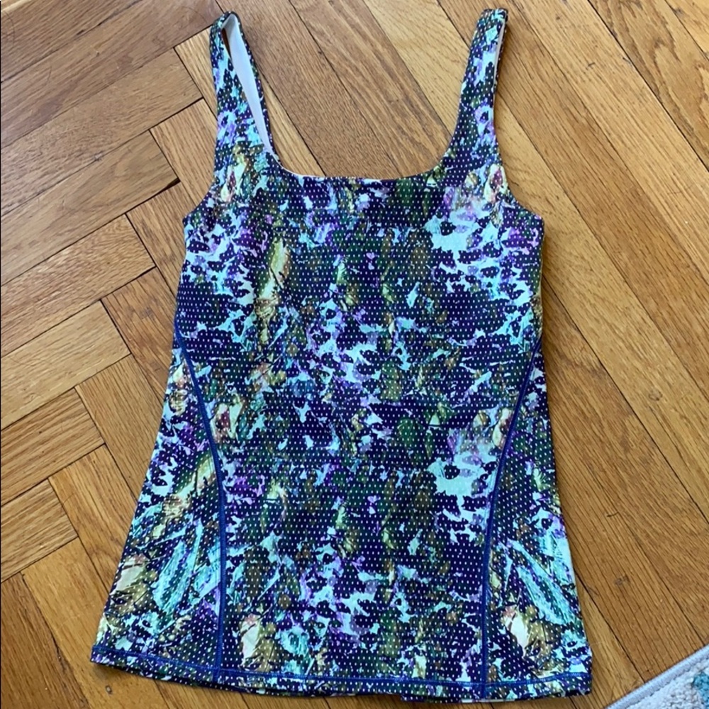 LULULEMON size 6 workout top
